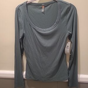 Mono B NWT Large Green Long Sleeve Scoop Neck Athleisure Tee Shirt
